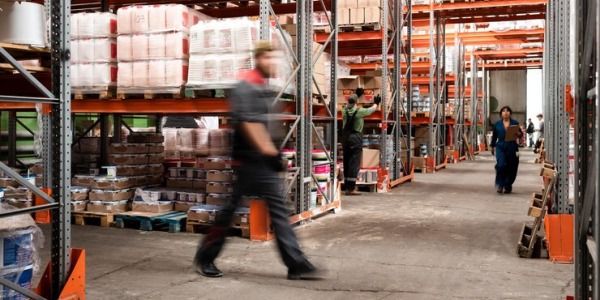 Racks et rayonnages d'occasion : Une Solution Économique pour Votre Entrepôt